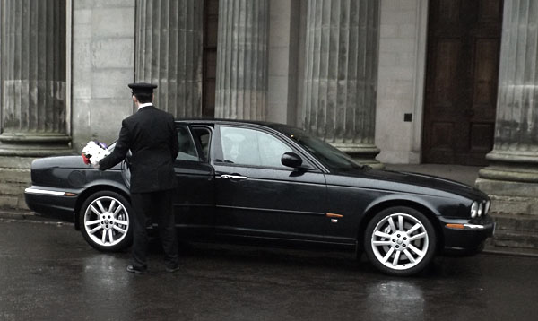 Mother's day special occasion' - Hire Class Cars Dundee - Weddings, special occasions